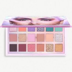 Real huda beauty mercury retrograde palette